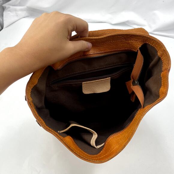 Brown leather backpack - Picture 4 of 7